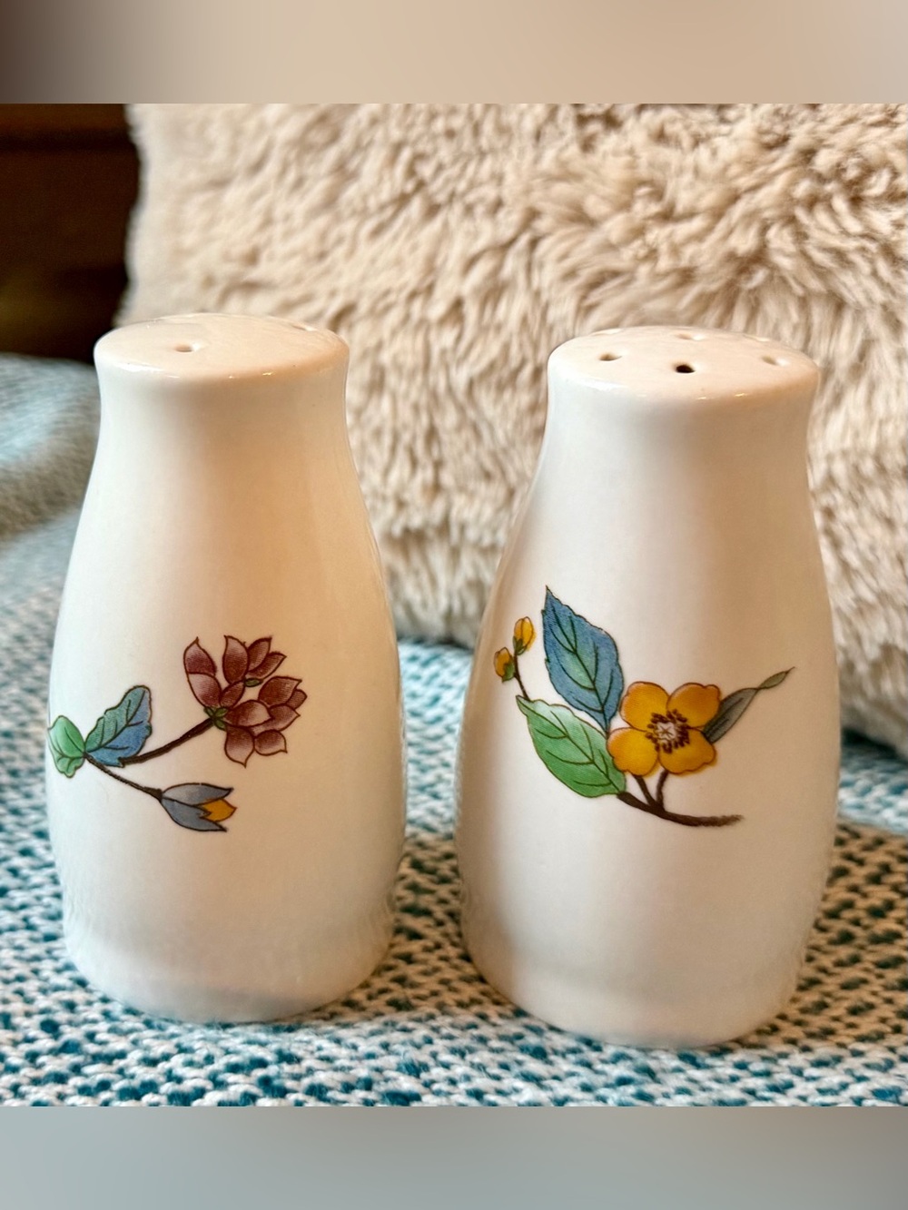 Ivory Ceramic Floral Salt Pepper Shakers Pair Cottagecore Retro Kitchen Decor